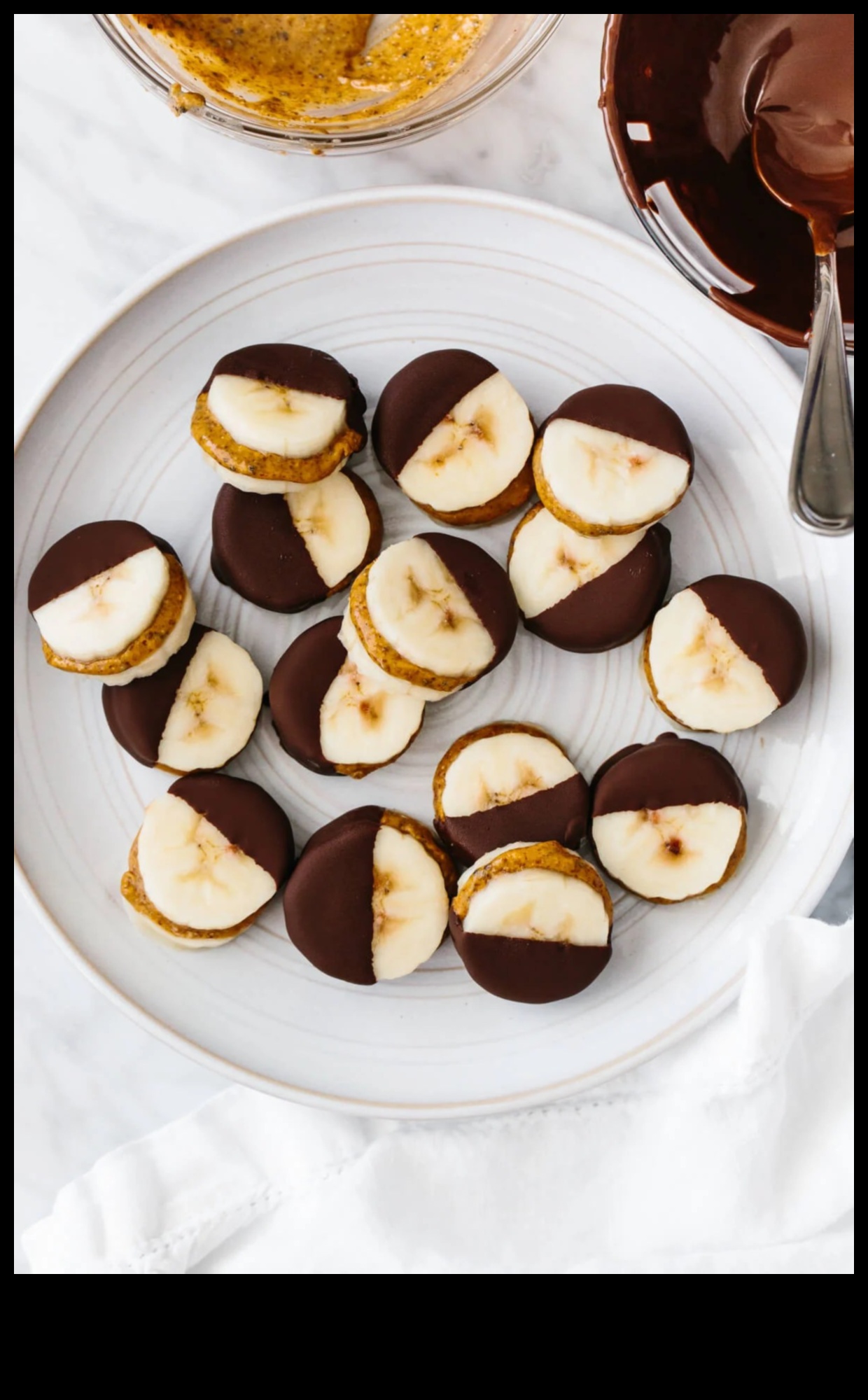 Bite into Happiness 50+ συνταγές σνακ για να φωτίσετε την ημέρα σας 3 Δάγκωμα στην ευτυχία: Συνταγές για σνακ για να φωτίσετε την ημέρα σας