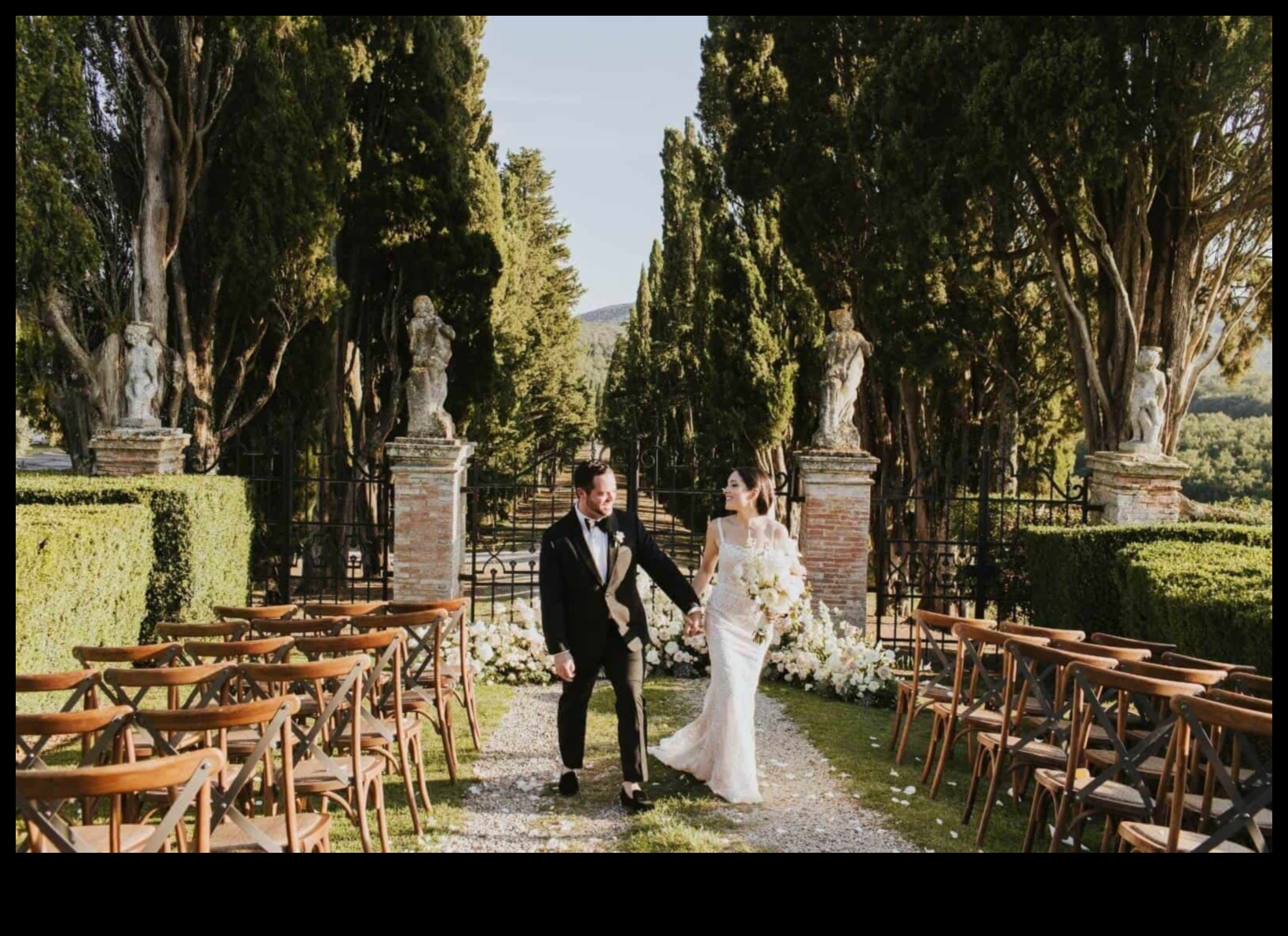 Κομψό κομψό ντύσιμο γαμπρού Brilliance για έναν μοντέρνο γάμο 4 Chic Sophistication: Groom's Attire Brilliance