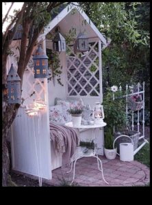 Eco-Chic Bliss: Sustainable DIY Delights για τον κήπο σας