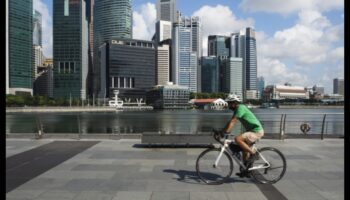 Αστικό τοπίο Ποδηλασία: Εξερευνώντας αστικά περιβάλλοντα σε δύο τροχούς