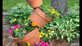 Whimsical Charm: Κομψές πινελιές για τον κήπο σας